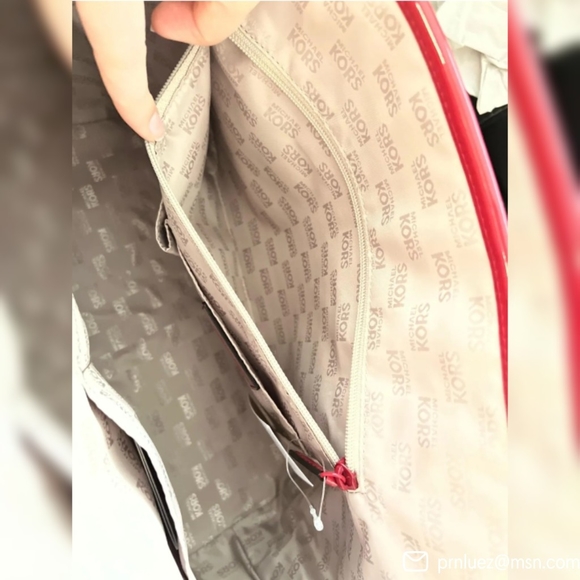 Michael Kors Emry Large Neoprene Fabric Shoulder Bag - Picture 10 of 12